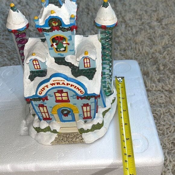 2008 Hawthorn Village, Disney Donald's Gift Wrapping A0909 - Picture 13 of 16